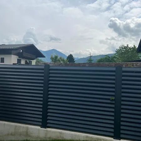 Maja Τσελ αμ Ζέε