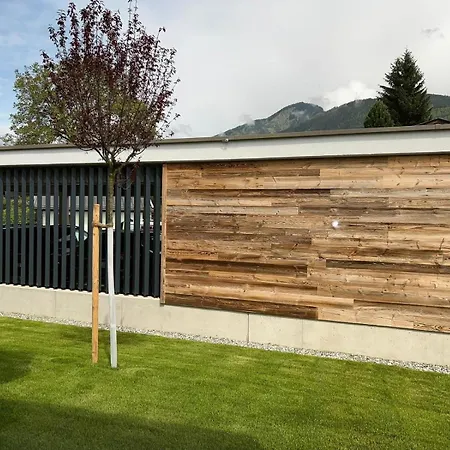 Maja Τσελ αμ Ζέε