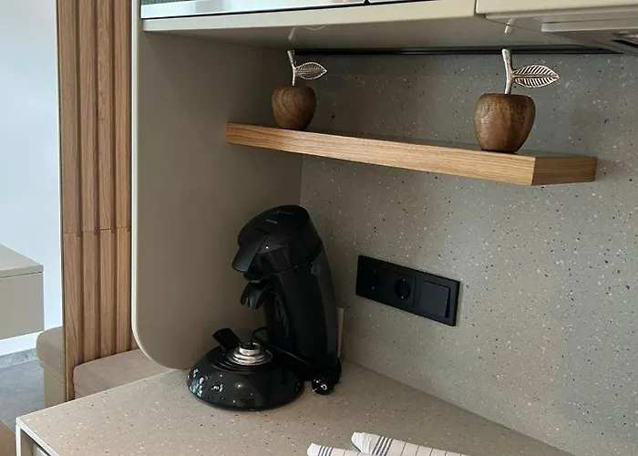 Maja Τσελ αμ Ζέε